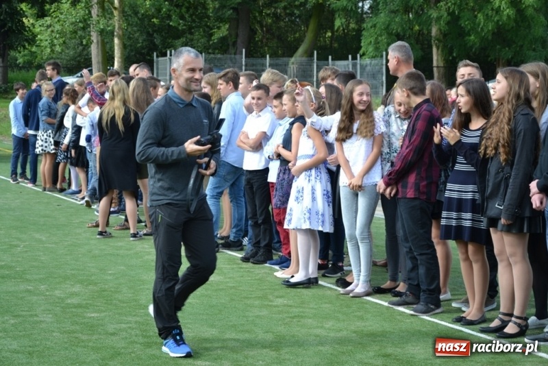 Zdjęcie w galerii na portalu naszraciborz.pl: Sekretarz strzelił gola, czyli boisko otwarte! wiadomości z regionu