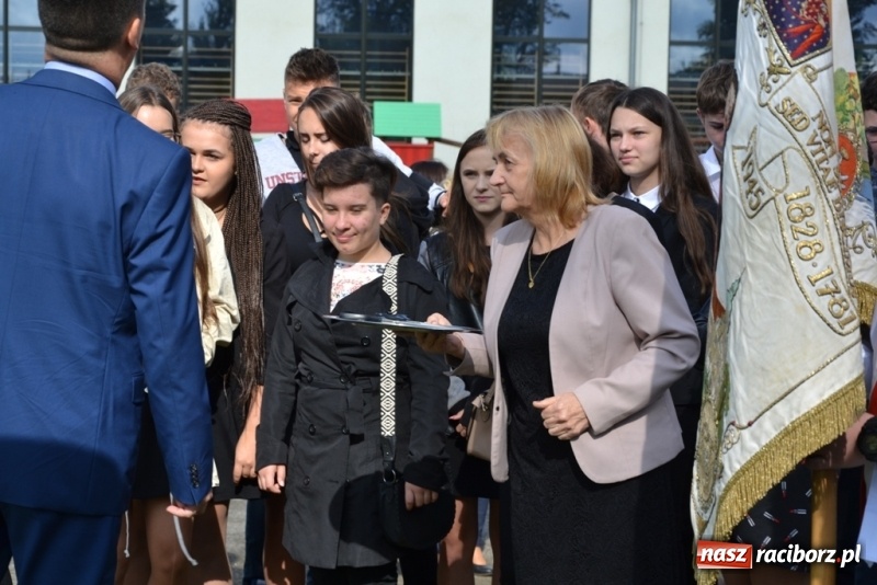 Zdjęcie w galerii na portalu naszraciborz.pl: Sekretarz strzelił gola, czyli boisko otwarte! wiadomości z regionu