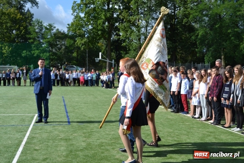 Zdjęcie w galerii na portalu naszraciborz.pl: Sekretarz strzelił gola, czyli boisko otwarte! wiadomości z regionu