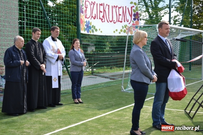 Zdjęcie w galerii na portalu naszraciborz.pl: Sekretarz strzelił gola, czyli boisko otwarte! wiadomości z regionu