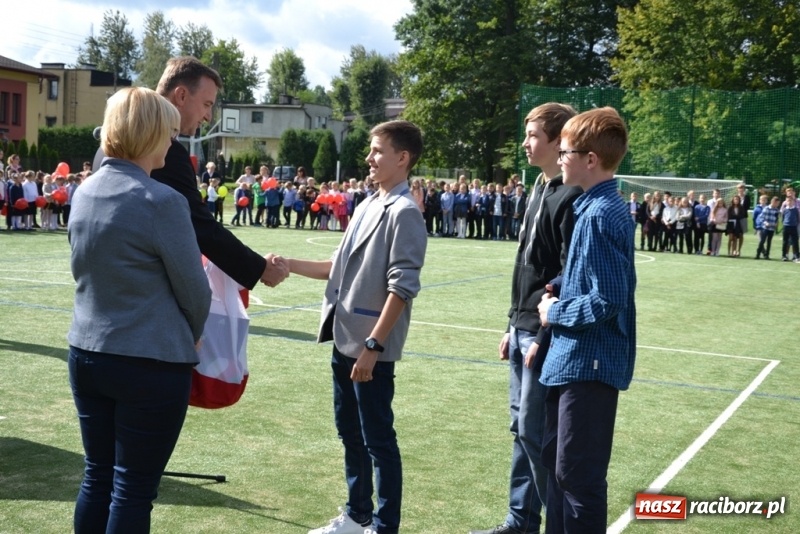 Zdjęcie w galerii na portalu naszraciborz.pl: Sekretarz strzelił gola, czyli boisko otwarte! wiadomości z regionu