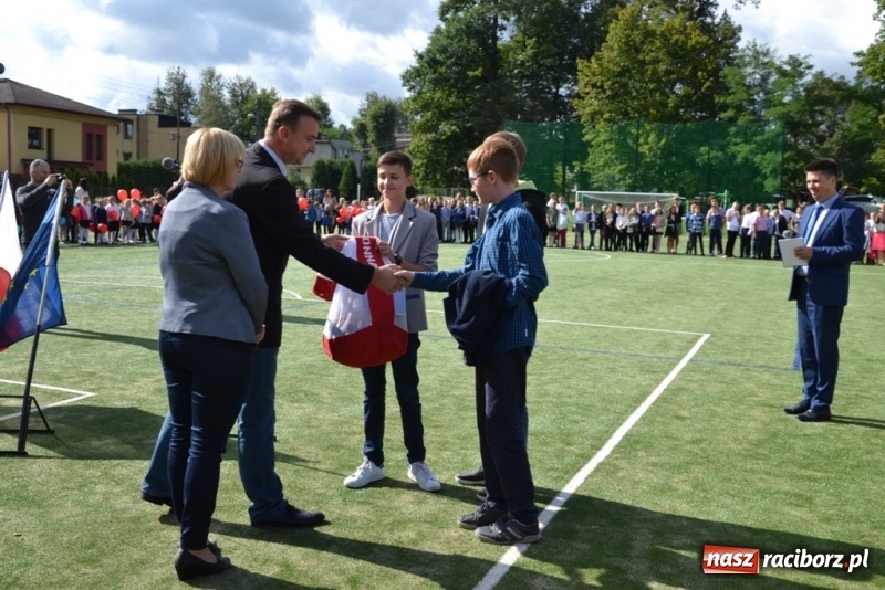 Zdjęcie w galerii na portalu naszraciborz.pl: Sekretarz strzelił gola, czyli boisko otwarte! wiadomości z regionu