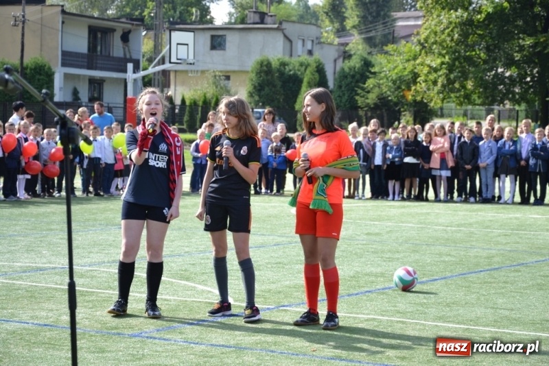 Zdjęcie w galerii na portalu naszraciborz.pl: Sekretarz strzelił gola, czyli boisko otwarte! wiadomości z regionu