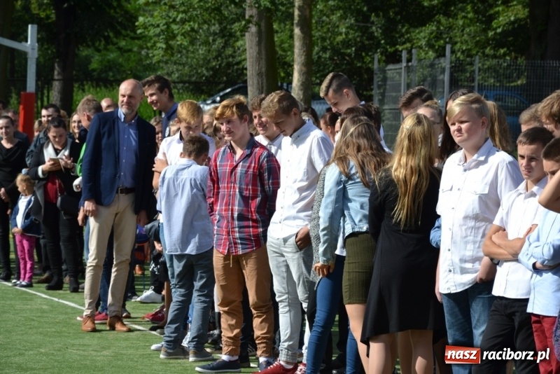 Zdjęcie w galerii na portalu naszraciborz.pl: Sekretarz strzelił gola, czyli boisko otwarte! wiadomości z regionu