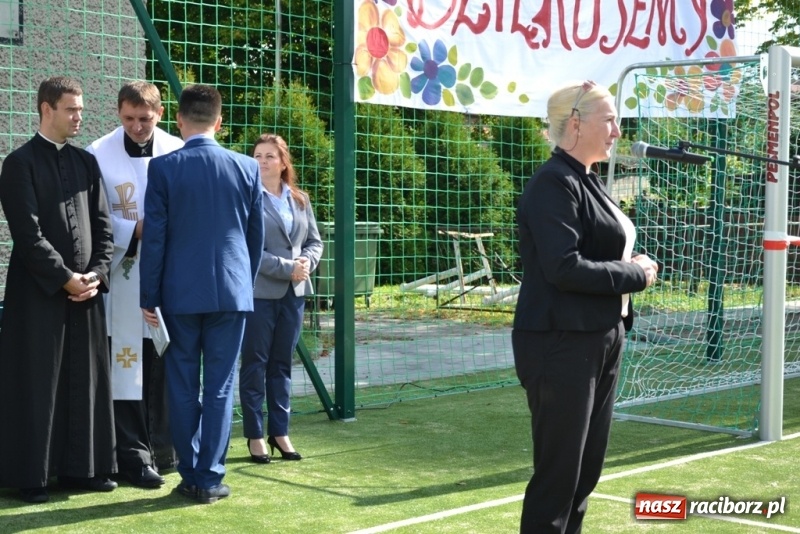 Zdjęcie w galerii na portalu naszraciborz.pl: Sekretarz strzelił gola, czyli boisko otwarte! wiadomości z regionu