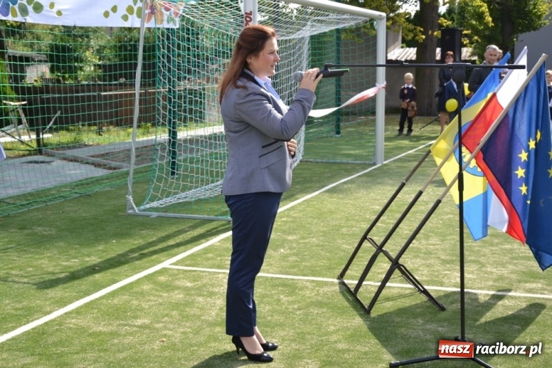 Zdjęcie w galerii na portalu naszraciborz.pl: Sekretarz strzelił gola, czyli boisko otwarte! wiadomości z regionu