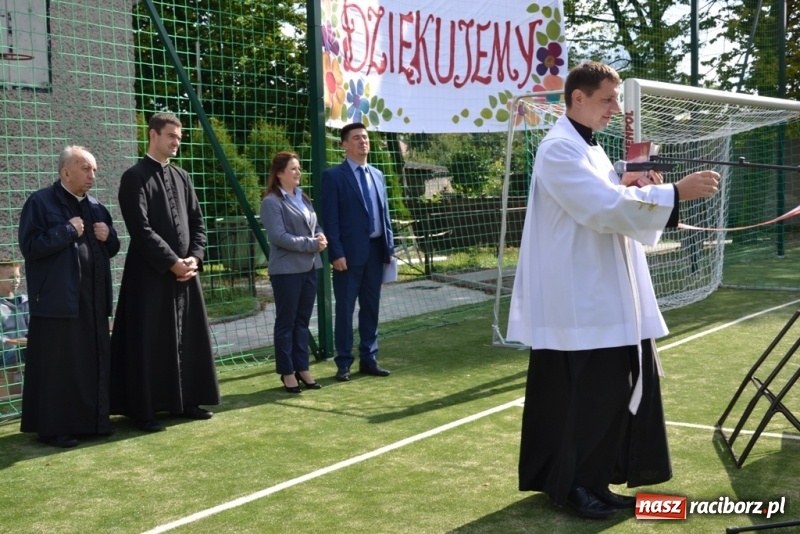 Zdjęcie w galerii na portalu naszraciborz.pl: Sekretarz strzelił gola, czyli boisko otwarte! wiadomości z regionu