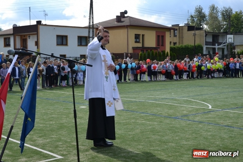 Zdjęcie w galerii na portalu naszraciborz.pl: Sekretarz strzelił gola, czyli boisko otwarte! wiadomości z regionu