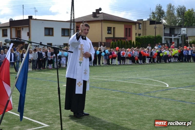 Zdjęcie w galerii na portalu naszraciborz.pl: Sekretarz strzelił gola, czyli boisko otwarte! wiadomości z regionu