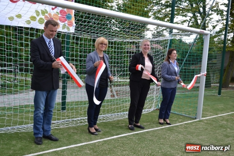 Zdjęcie w galerii na portalu naszraciborz.pl: Sekretarz strzelił gola, czyli boisko otwarte! wiadomości z regionu