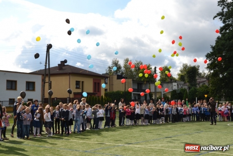 Zdjęcie w galerii na portalu naszraciborz.pl: Sekretarz strzelił gola, czyli boisko otwarte! wiadomości z regionu