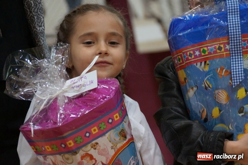 Zdjęcie w galerii na portalu naszraciborz.pl: Po nowemu i staremu, czyli rozpoczęcie roku szkolnego w Nędzy  wiadomości z regionu