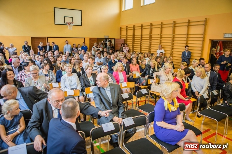 Zdjęcie w galerii na portalu naszraciborz.pl: SP 13 powitała pierwszoklasistów. Miejska inauguracja roku szkolnego 2017/2018 wiadomości z regionu