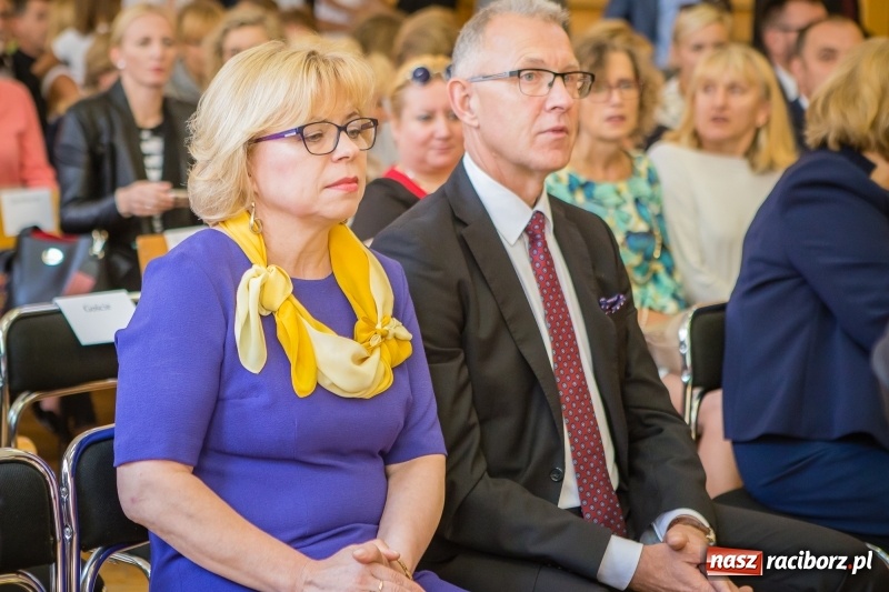 Zdjęcie w galerii na portalu naszraciborz.pl: SP 13 powitała pierwszoklasistów. Miejska inauguracja roku szkolnego 2017/2018 wiadomości z regionu