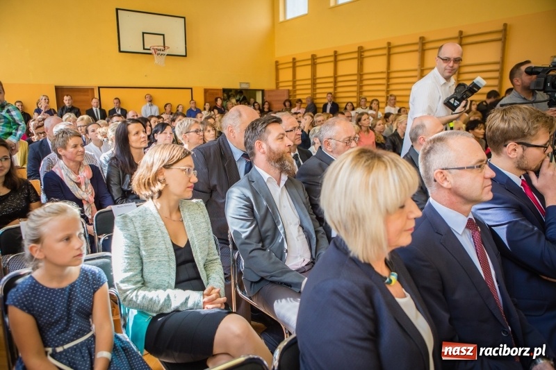 Zdjęcie w galerii na portalu naszraciborz.pl: SP 13 powitała pierwszoklasistów. Miejska inauguracja roku szkolnego 2017/2018 wiadomości z regionu