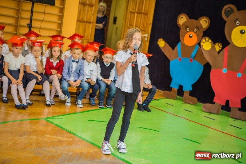 Zdjęcie w galerii na portalu naszraciborz.pl: SP 13 powitała pierwszoklasistów. Miejska inauguracja roku szkolnego 2017/2018 wiadomości z regionu