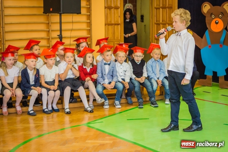 Zdjęcie w galerii na portalu naszraciborz.pl: SP 13 powitała pierwszoklasistów. Miejska inauguracja roku szkolnego 2017/2018 wiadomości z regionu