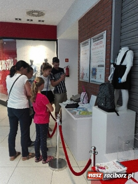 Zdjęcie w galerii na portalu naszraciborz.pl: Dobrze wyprawkę szkolną szacowali i wygrali wiadomości z regionu