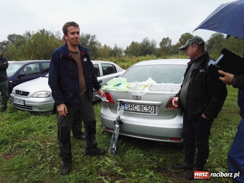 Zdjęcie w galerii na portalu naszraciborz.pl: Deszcz i chłód nie wystraszyły. Łowili o Puchar Wójta Gminy Nędza wiadomości z regionu