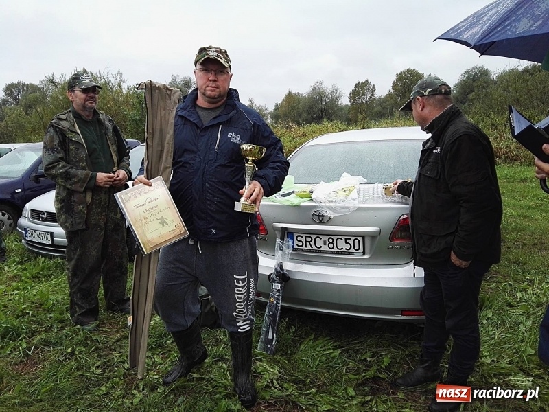 Zdjęcie w galerii na portalu naszraciborz.pl: Deszcz i chłód nie wystraszyły. Łowili o Puchar Wójta Gminy Nędza wiadomości z regionu