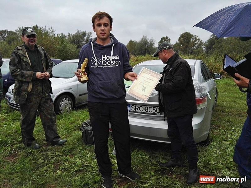 Zdjęcie w galerii na portalu naszraciborz.pl: Deszcz i chłód nie wystraszyły. Łowili o Puchar Wójta Gminy Nędza wiadomości z regionu