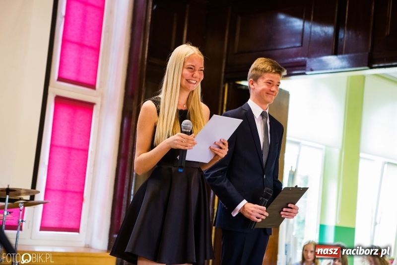 Zdjęcie w galerii na portalu naszraciborz.pl: Powiatowa inauguracja roku szkolnego w I LO wiadomości z regionu