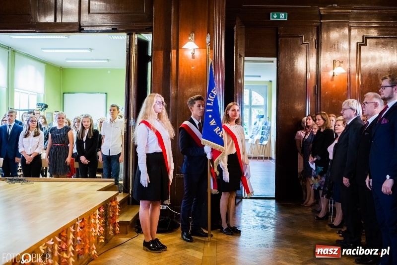 Zdjęcie w galerii na portalu naszraciborz.pl: Powiatowa inauguracja roku szkolnego w I LO wiadomości z regionu