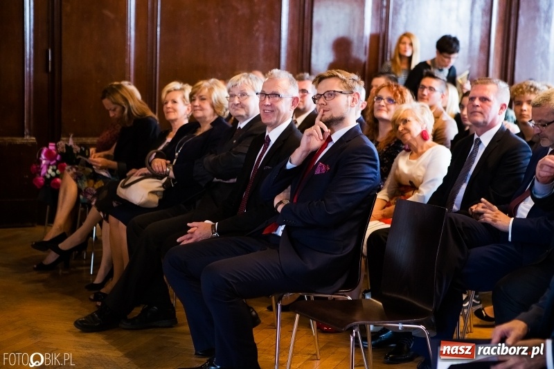 Zdjęcie w galerii na portalu naszraciborz.pl: Powiatowa inauguracja roku szkolnego w I LO wiadomości z regionu