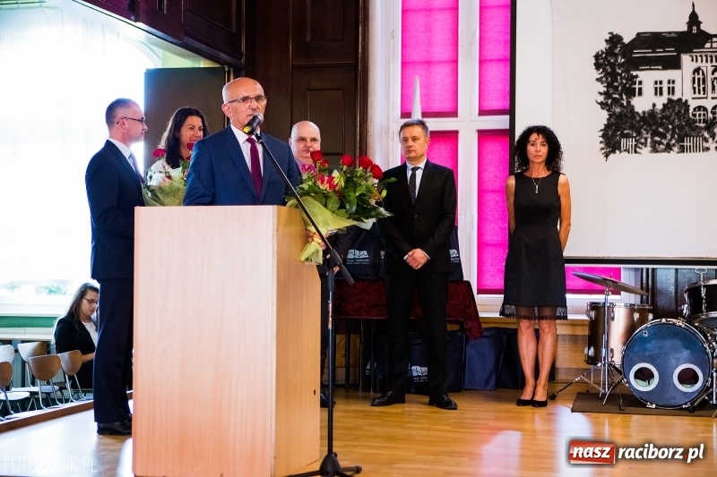 Zdjęcie w galerii na portalu naszraciborz.pl: Powiatowa inauguracja roku szkolnego w I LO wiadomości z regionu