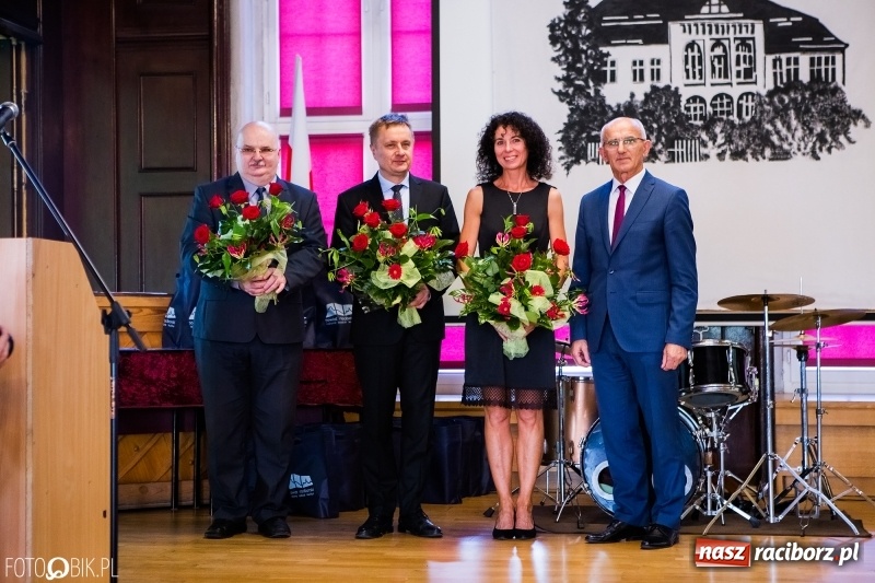 Zdjęcie w galerii na portalu naszraciborz.pl: Powiatowa inauguracja roku szkolnego w I LO wiadomości z regionu