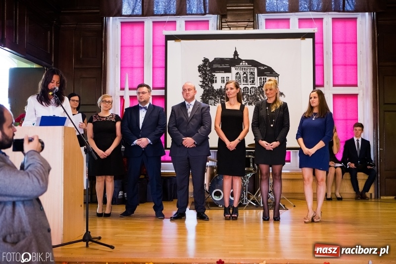 Zdjęcie w galerii na portalu naszraciborz.pl: Powiatowa inauguracja roku szkolnego w I LO wiadomości z regionu