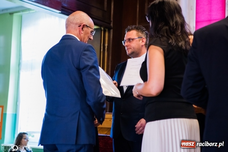 Zdjęcie w galerii na portalu naszraciborz.pl: Powiatowa inauguracja roku szkolnego w I LO wiadomości z regionu