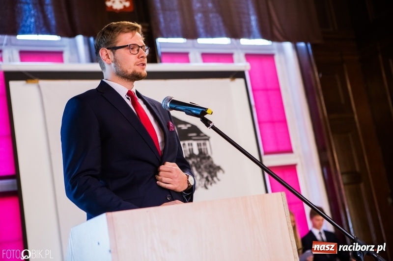 Zdjęcie w galerii na portalu naszraciborz.pl: Powiatowa inauguracja roku szkolnego w I LO wiadomości z regionu