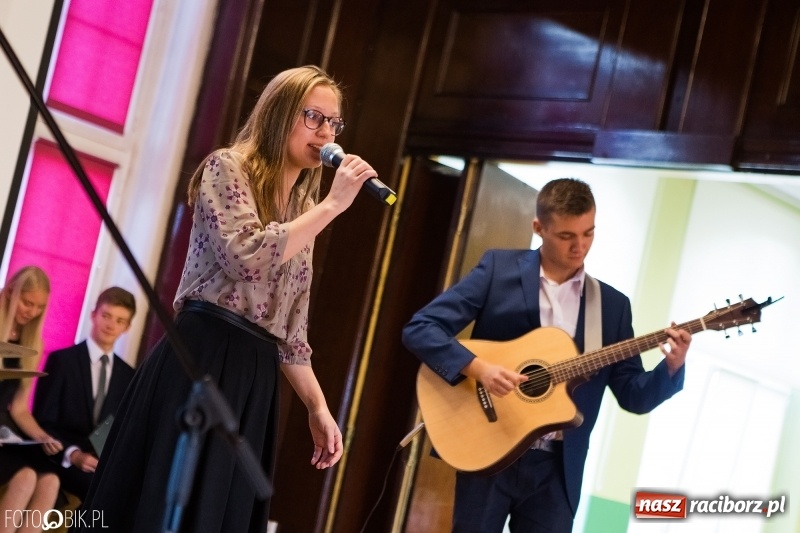 Zdjęcie w galerii na portalu naszraciborz.pl: Powiatowa inauguracja roku szkolnego w I LO wiadomości z regionu