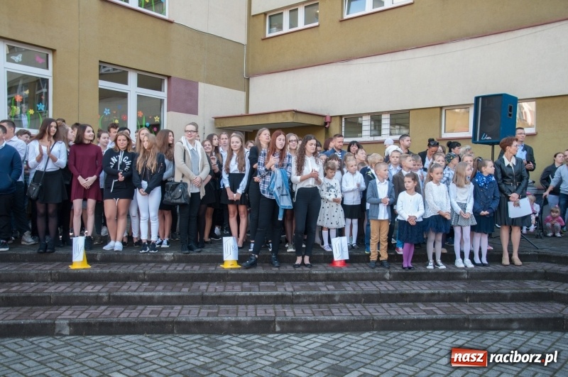 Zdjęcie w galerii na portalu naszraciborz.pl: SP18 rozpoczęła rok szkolny w dużo większym składzie wiadomości z regionu