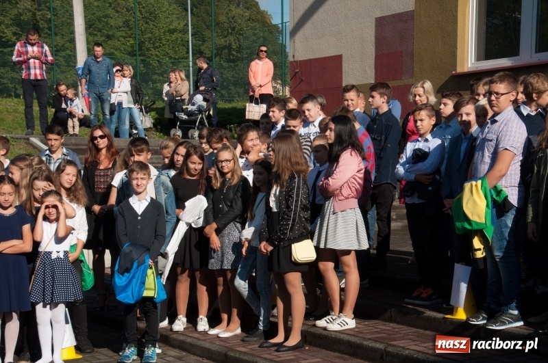 Zdjęcie w galerii na portalu naszraciborz.pl: SP18 rozpoczęła rok szkolny w dużo większym składzie wiadomości z regionu