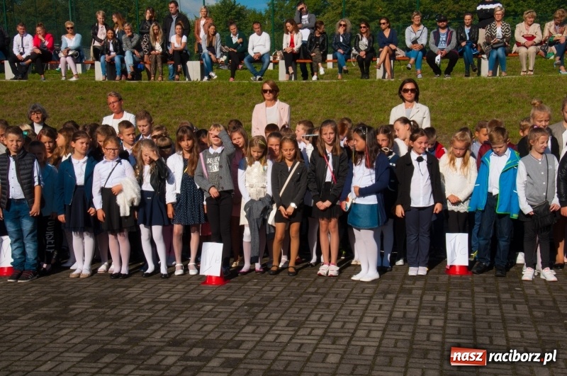 Zdjęcie w galerii na portalu naszraciborz.pl: SP18 rozpoczęła rok szkolny w dużo większym składzie wiadomości z regionu