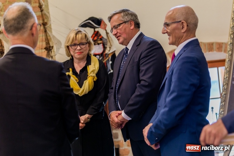 Zdjęcie w galerii na portalu naszraciborz.pl: Niemal pełna sala na spotkaniu z Bronisławem Komorowskim  wiadomości z regionu