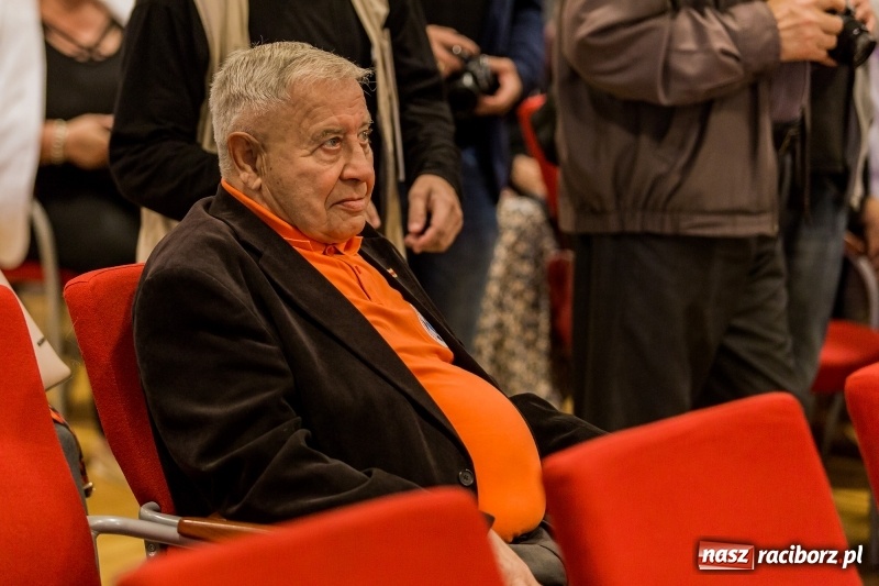 Zdjęcie w galerii na portalu naszraciborz.pl: Niemal pełna sala na spotkaniu z Bronisławem Komorowskim  wiadomości z regionu
