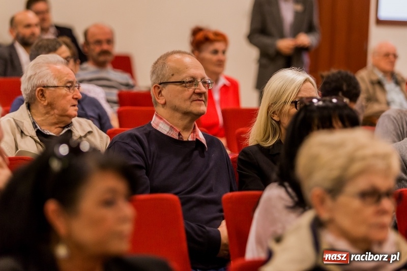 Zdjęcie w galerii na portalu naszraciborz.pl: Niemal pełna sala na spotkaniu z Bronisławem Komorowskim  wiadomości z regionu