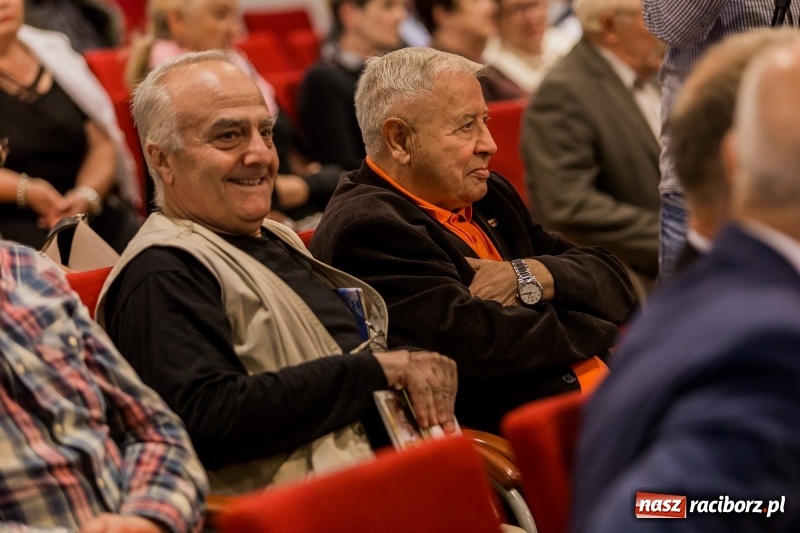 Zdjęcie w galerii na portalu naszraciborz.pl: Niemal pełna sala na spotkaniu z Bronisławem Komorowskim  wiadomości z regionu