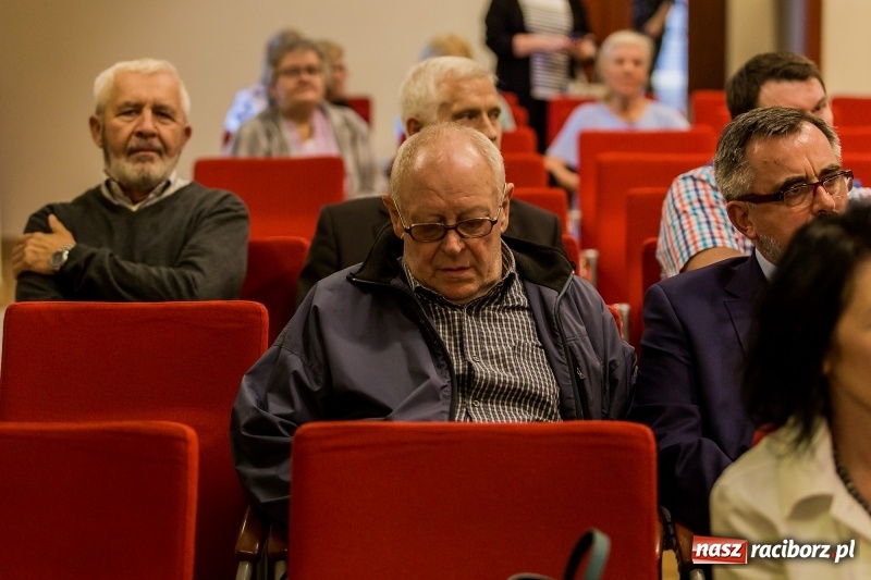 Zdjęcie w galerii na portalu naszraciborz.pl: Niemal pełna sala na spotkaniu z Bronisławem Komorowskim  wiadomości z regionu