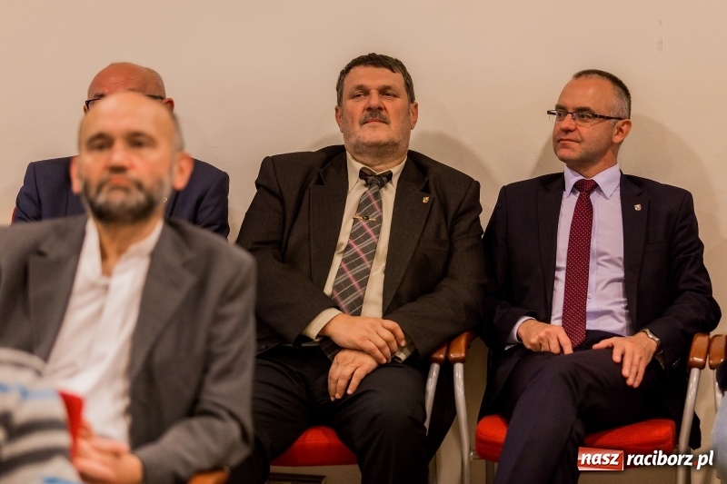 Zdjęcie w galerii na portalu naszraciborz.pl: Niemal pełna sala na spotkaniu z Bronisławem Komorowskim  wiadomości z regionu