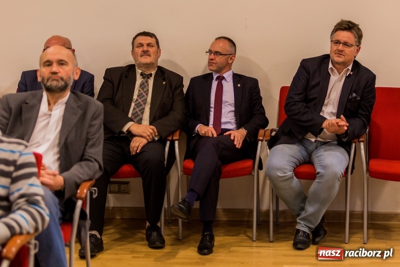 Zdjęcie w galerii na portalu naszraciborz.pl: Niemal pełna sala na spotkaniu z Bronisławem Komorowskim  wiadomości z regionu