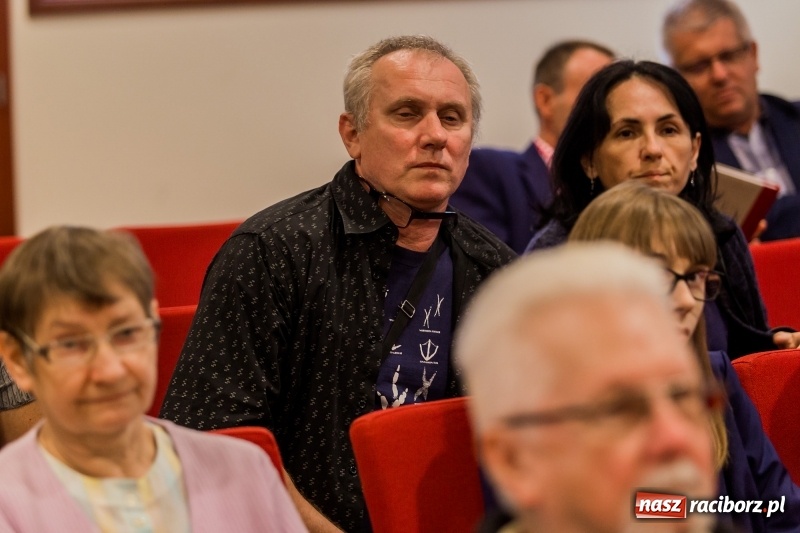 Zdjęcie w galerii na portalu naszraciborz.pl: Niemal pełna sala na spotkaniu z Bronisławem Komorowskim  wiadomości z regionu