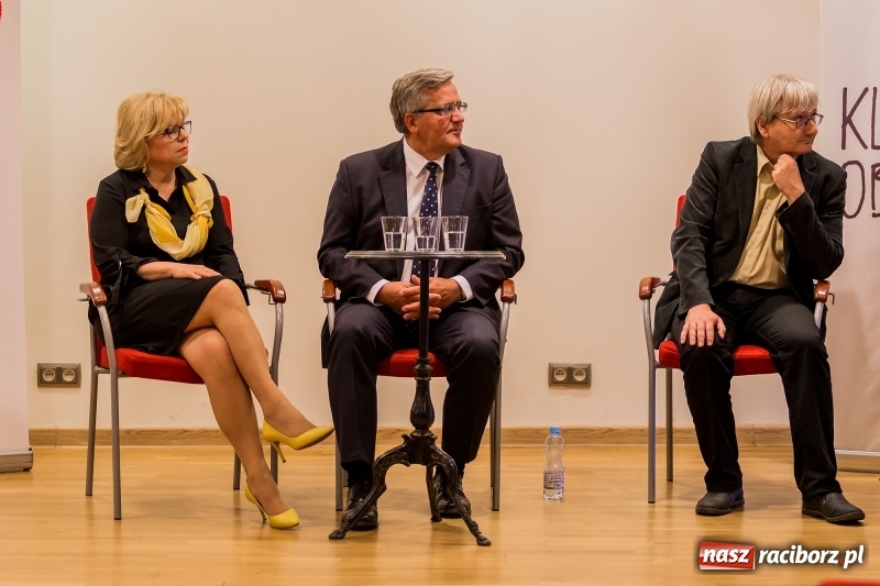 Zdjęcie w galerii na portalu naszraciborz.pl: Niemal pełna sala na spotkaniu z Bronisławem Komorowskim  wiadomości z regionu