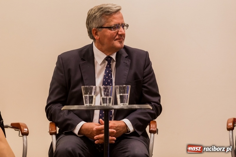 Zdjęcie w galerii na portalu naszraciborz.pl: Niemal pełna sala na spotkaniu z Bronisławem Komorowskim  wiadomości z regionu