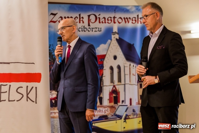 Zdjęcie w galerii na portalu naszraciborz.pl: Niemal pełna sala na spotkaniu z Bronisławem Komorowskim  wiadomości z regionu