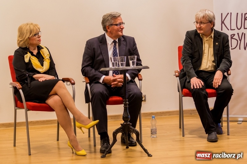 Zdjęcie w galerii na portalu naszraciborz.pl: Niemal pełna sala na spotkaniu z Bronisławem Komorowskim  wiadomości z regionu