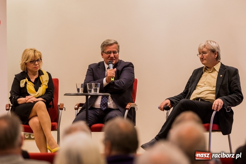 Zdjęcie w galerii na portalu naszraciborz.pl: Niemal pełna sala na spotkaniu z Bronisławem Komorowskim  wiadomości z regionu